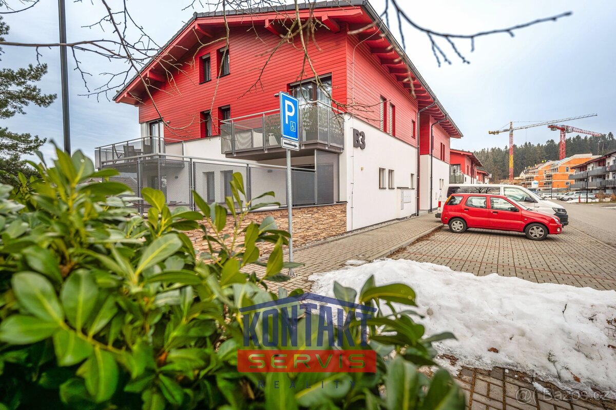 Prodej luxusního apartmánu 3+KK se saunou, terasou a zahrado - 17