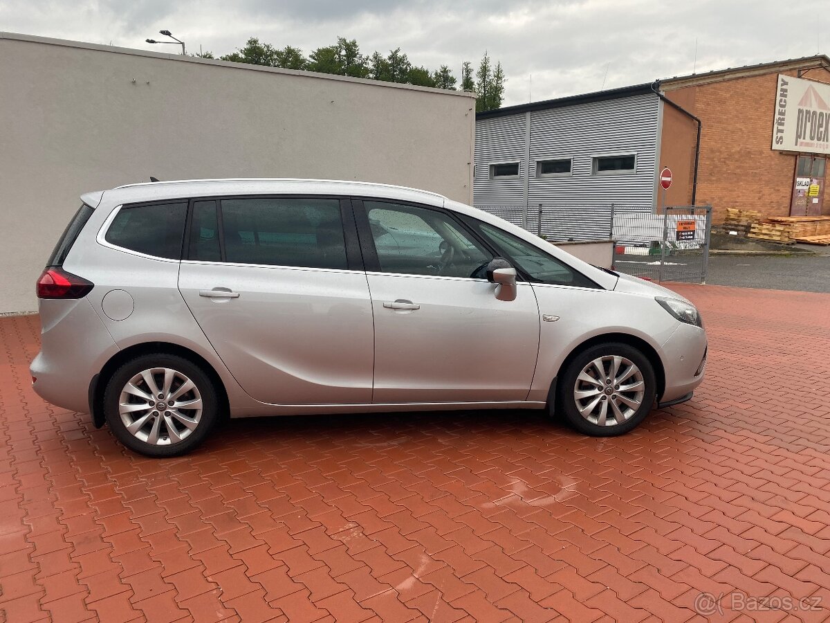 OPEL ZAFIRA 7 míst automat - 17