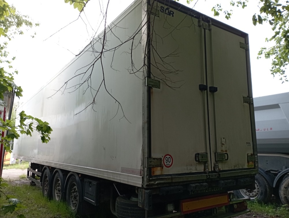 Prodám Schwarzmuller chladák - 17