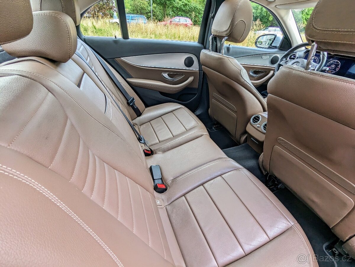 Mercedes-Benz Třídy E, 2016, 350d, DPH,vzduch,PANO - 17