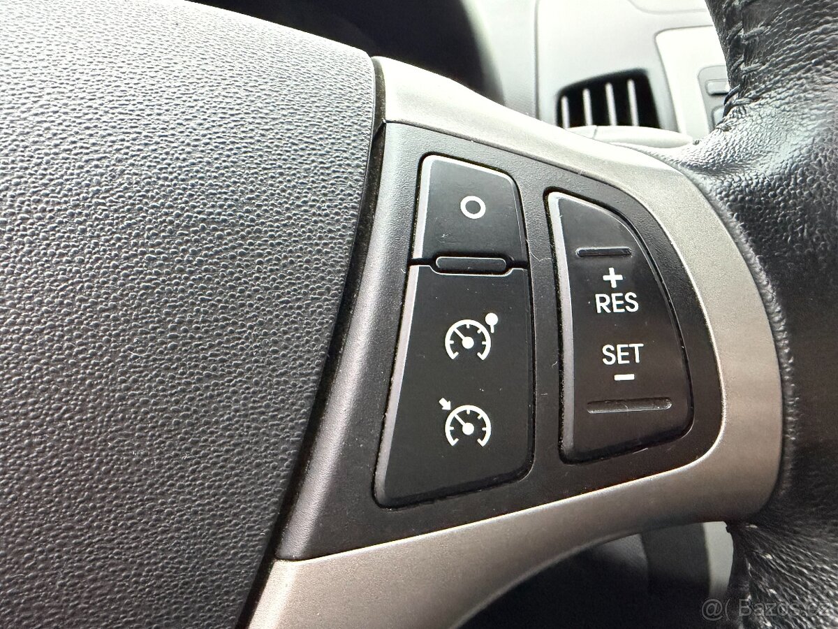 Hyundai i30 1.4i 80KW Blue Drive, Senzory, Výhřev, Tempomat - 17