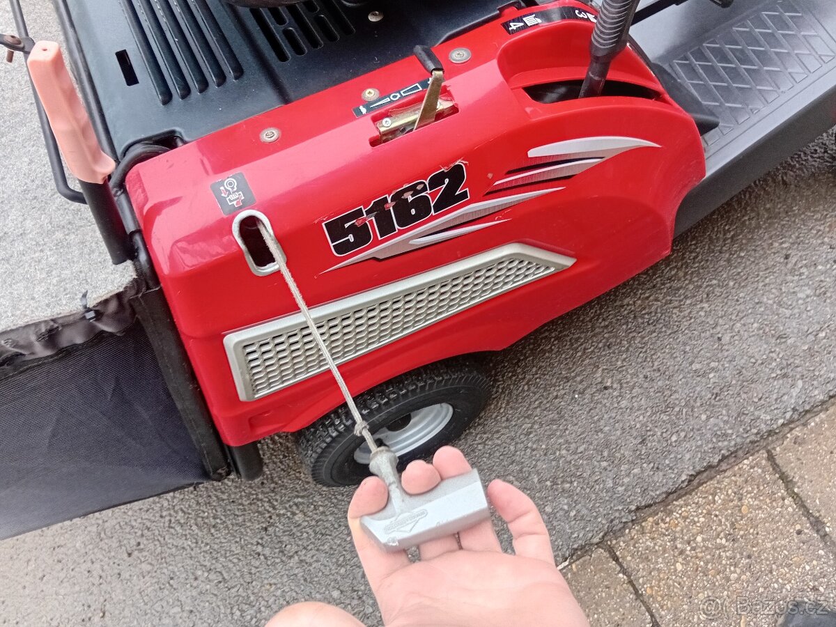 Prodám zahradní traktor Rider Hecht - 17