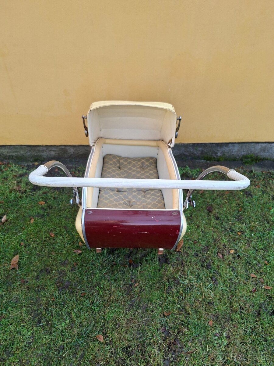 Starožitný kočárek pro miminko-autíčko č. 5 - 17