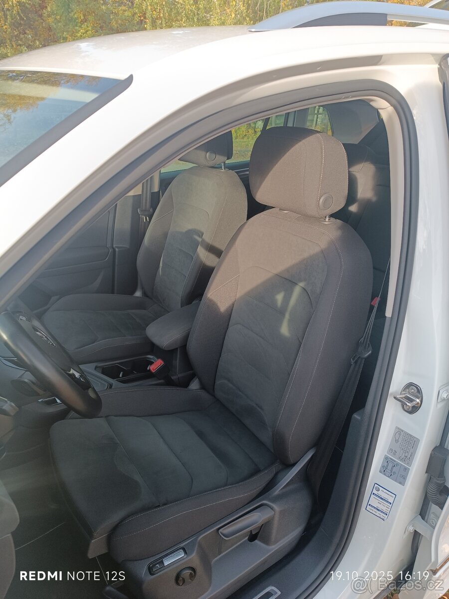 Volkswagen Tiguan R-LINE 1,5 TSI 110kw ČR 1.maj 21 tkm TOP - 17