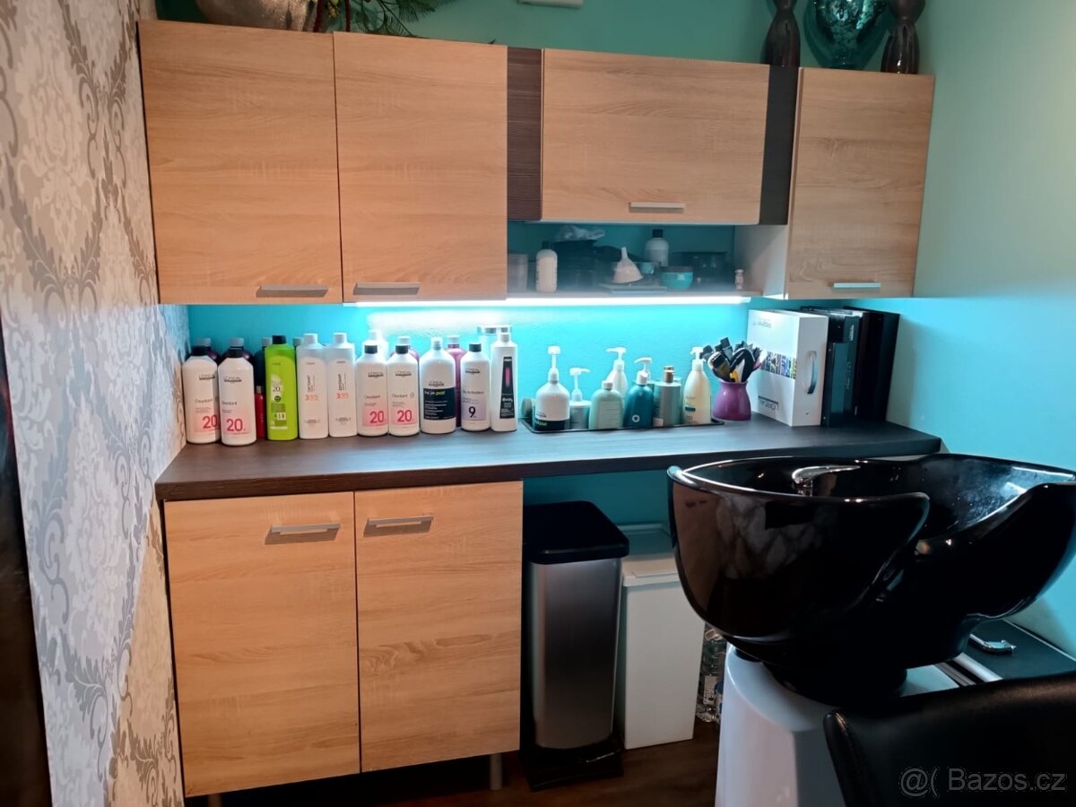 Kadeřnické vybavení - 17