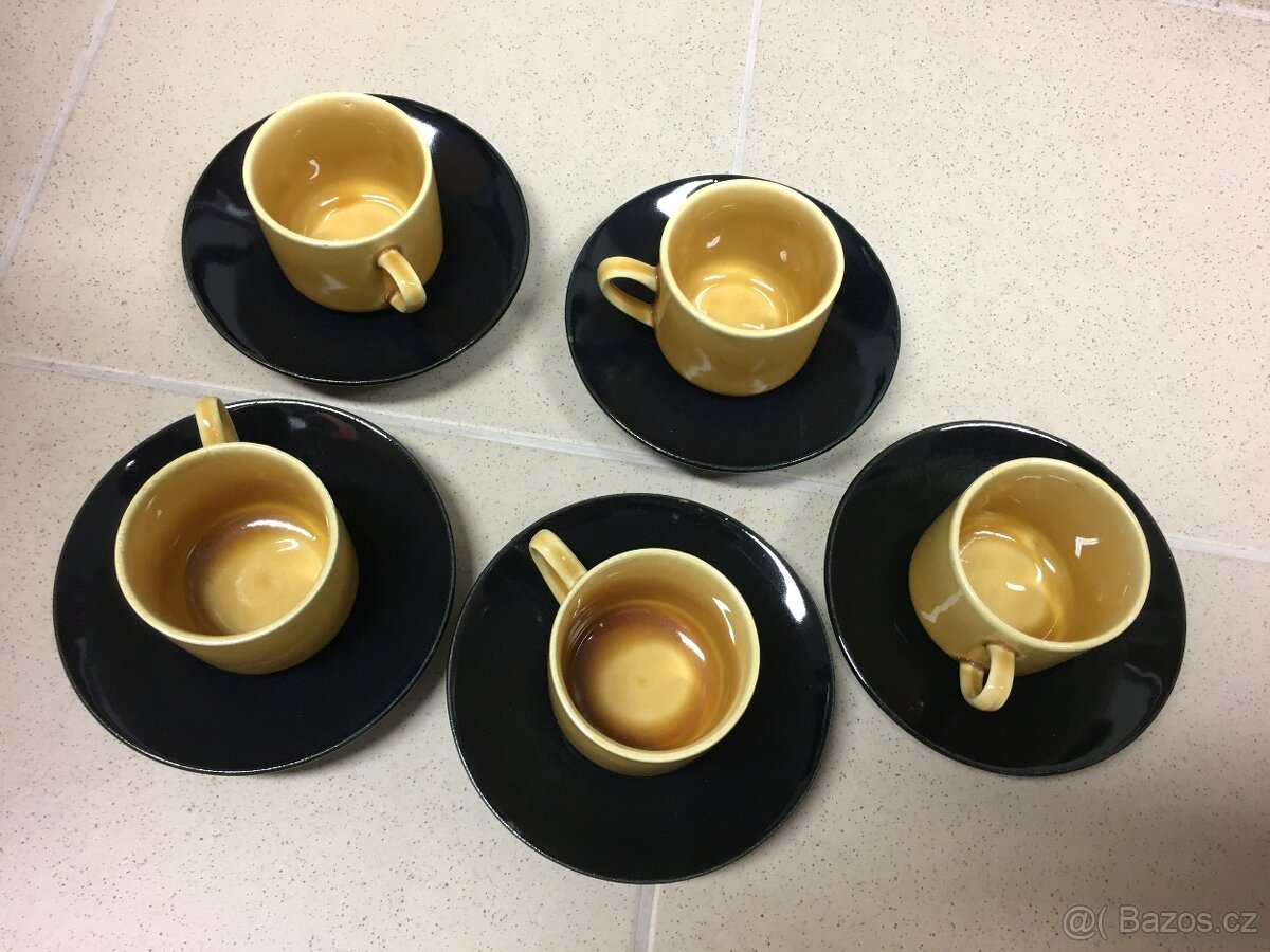 Spousta různých starožitností - 17