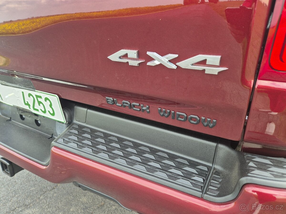 DODGE RAM 1500 5,7 HEMI BLACK WIDOW 39000km - 17