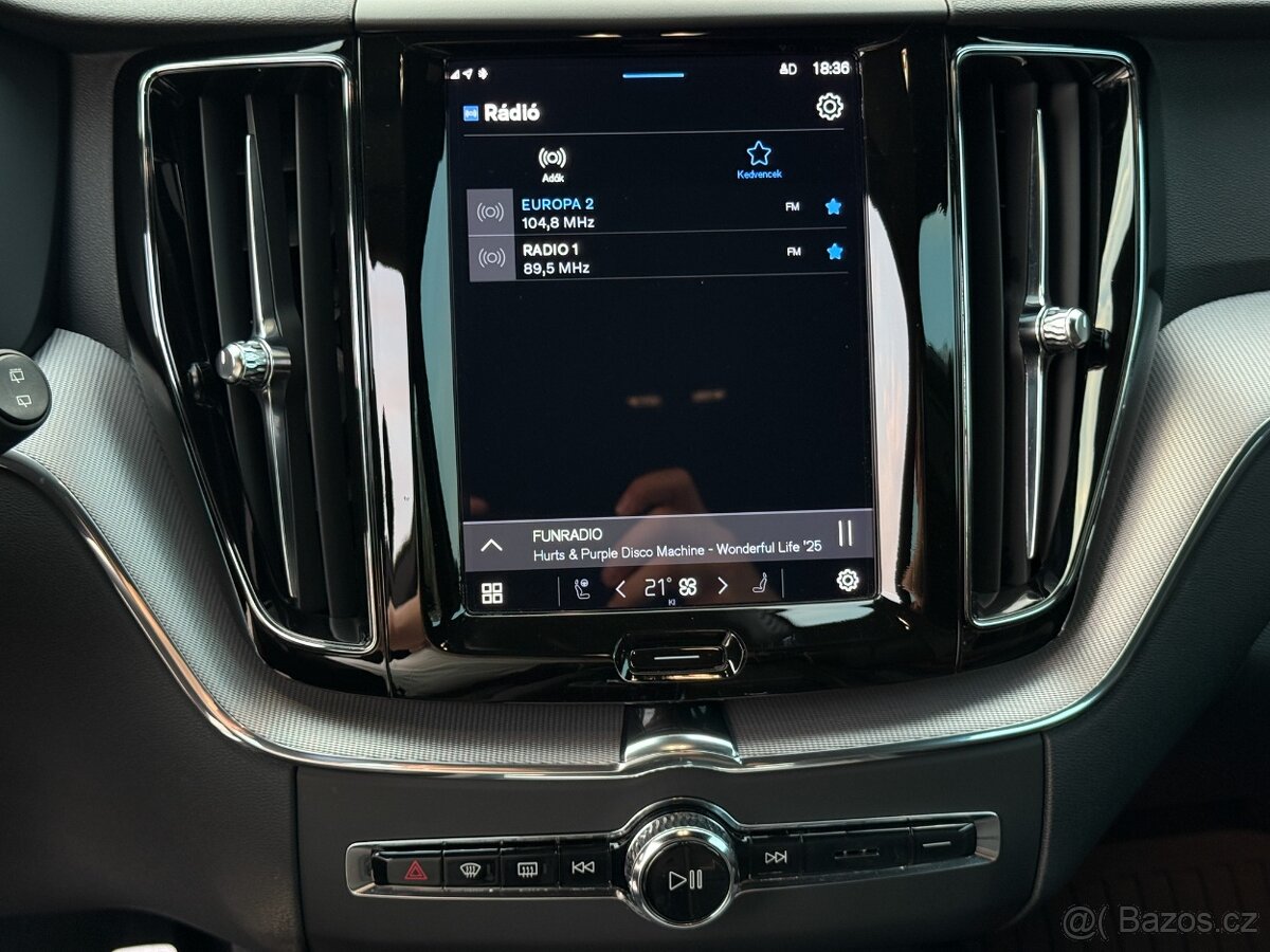 Volvo XC60 R Design AWD Plna vybava, 1.majiteľ, PPF - 17