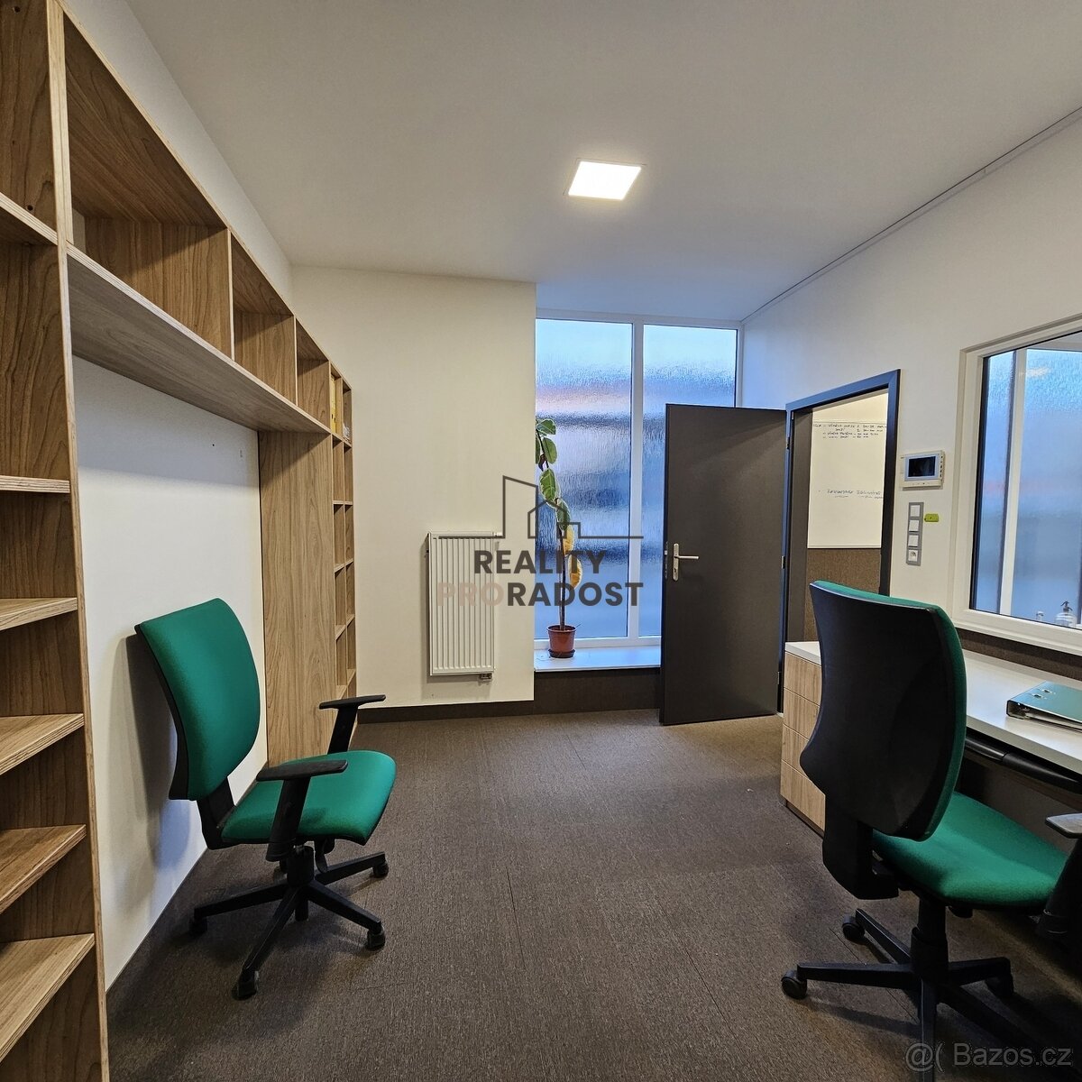 Pronájem kanceláře s vybavením - centrum Hodonín - 17