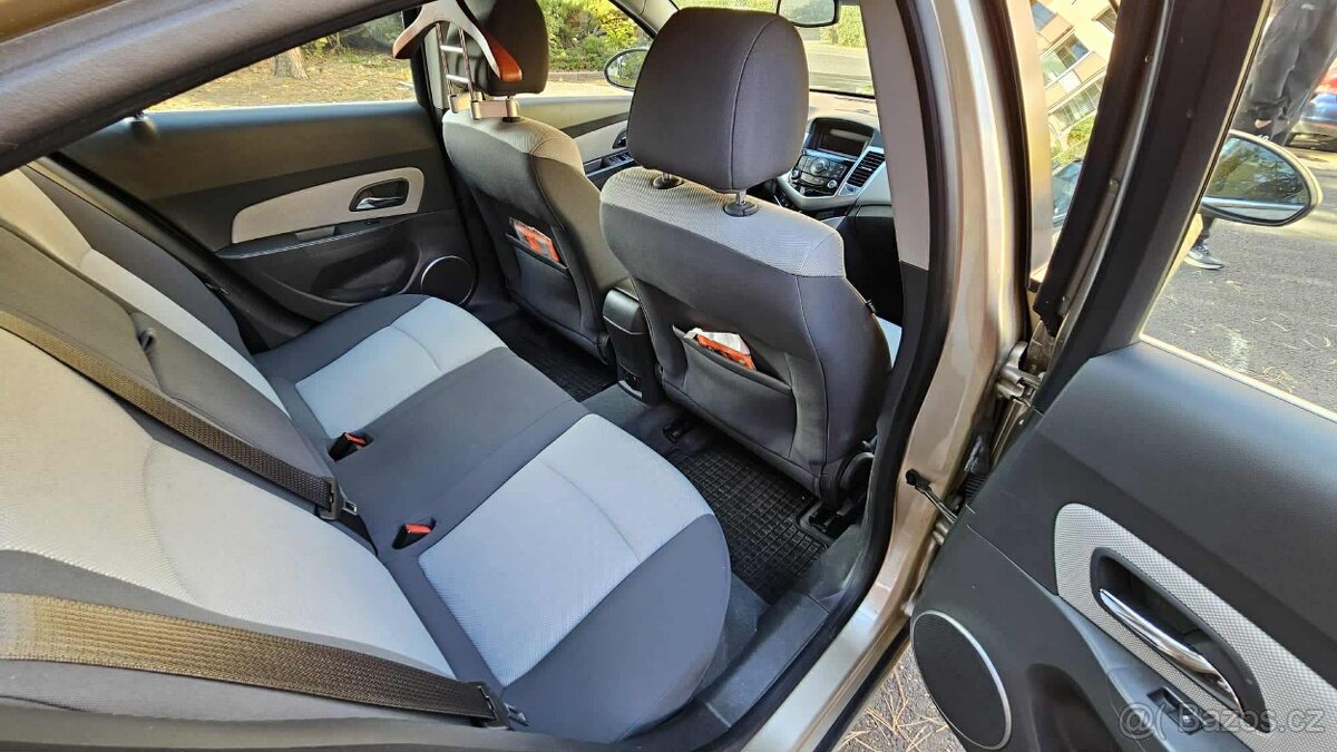 Chevrolet Cruze - 17