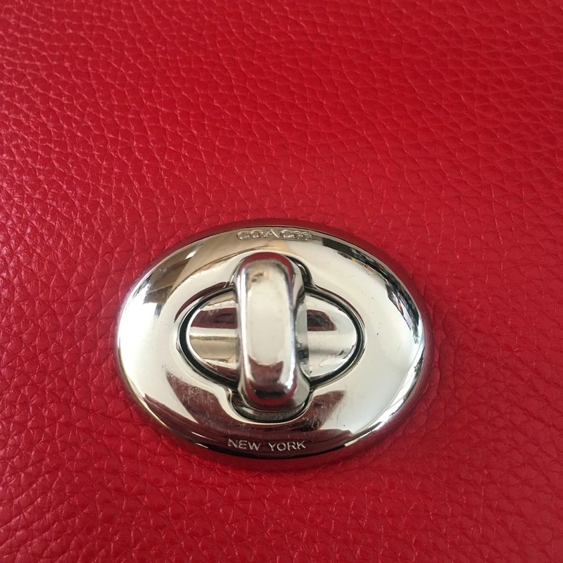 Sytě červená kabelka Coach - 17