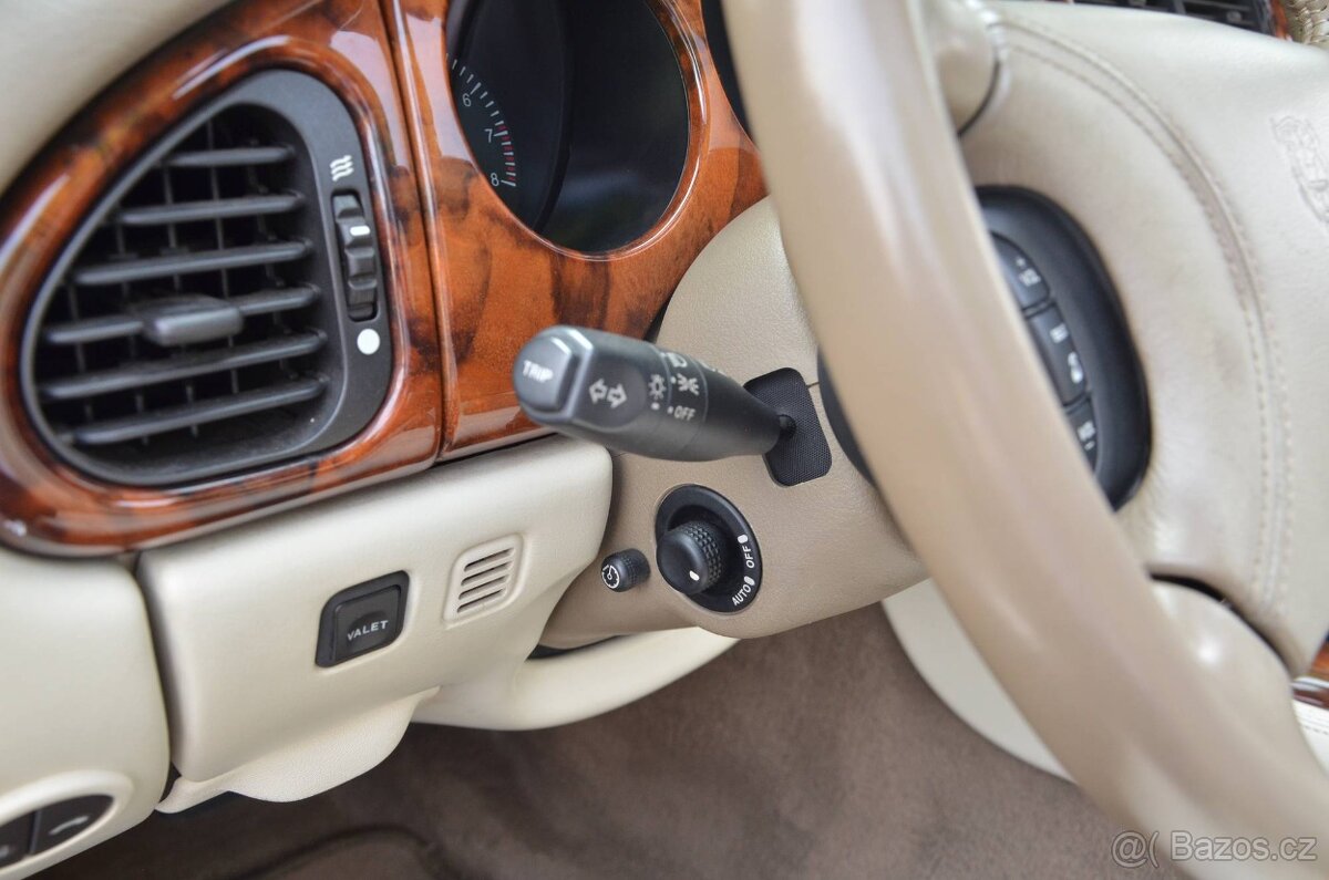 Jaguar XK8 1997 - 17