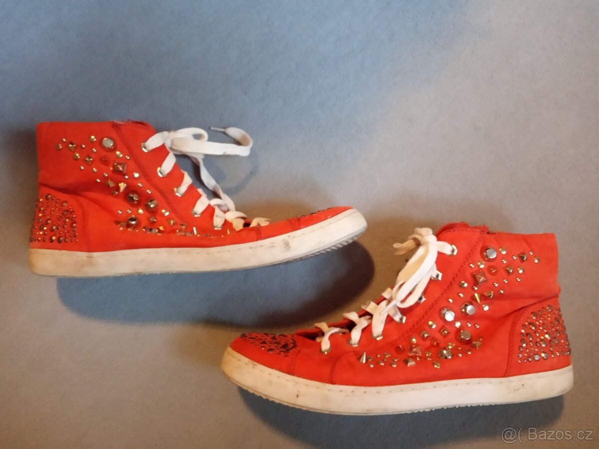 Dámská a pánská obuv NOVÁ-vel. 40 - 17