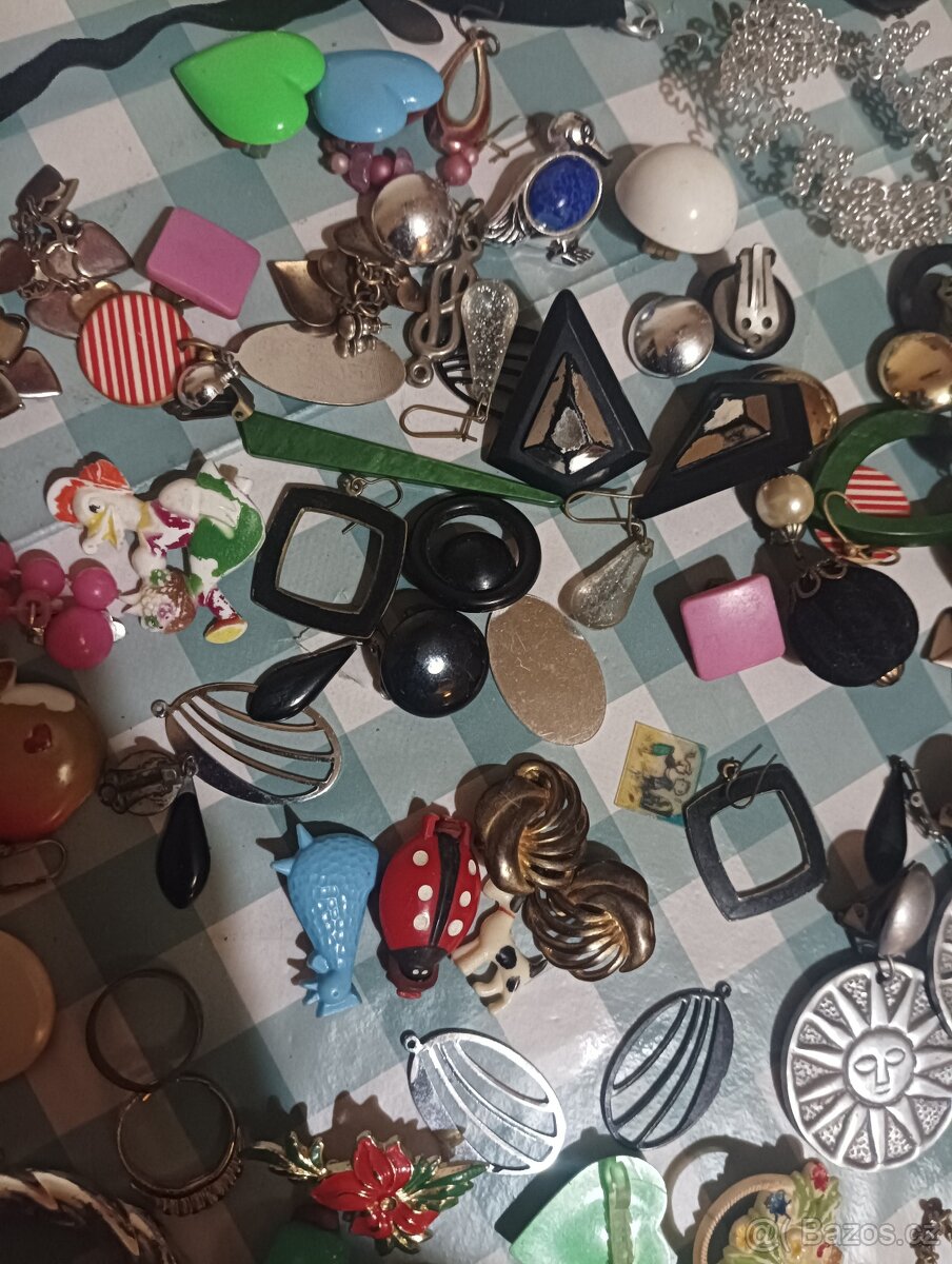 Retro bižuterie - 17