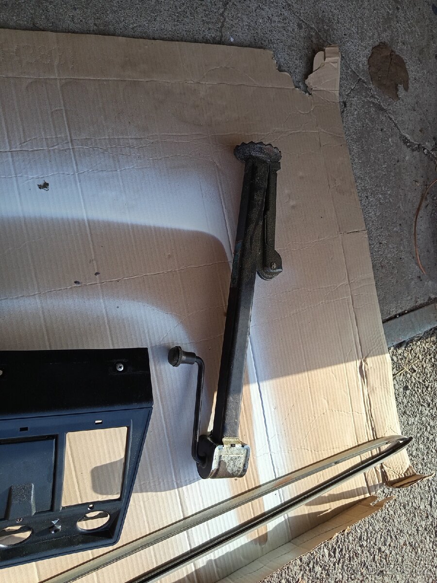 Prodám náhradní díly škoda 120l - 17