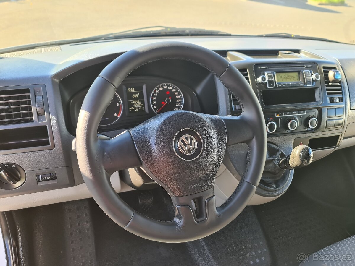 VW CARAVELLE T5 2.0 TDi 75-KW KLIMA 9-MÍST SERVISK 1.MAJ. - 17