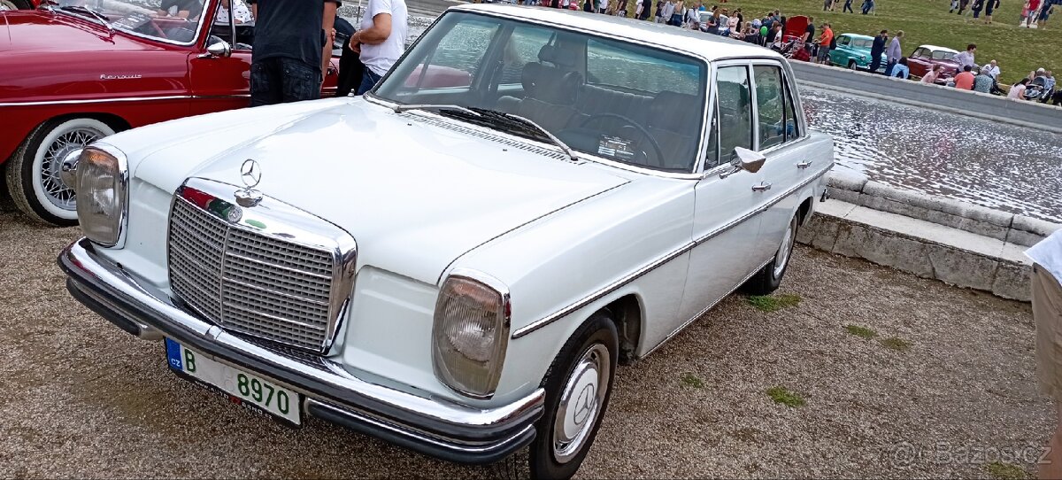 Mercedes w115 /8 220d - 17