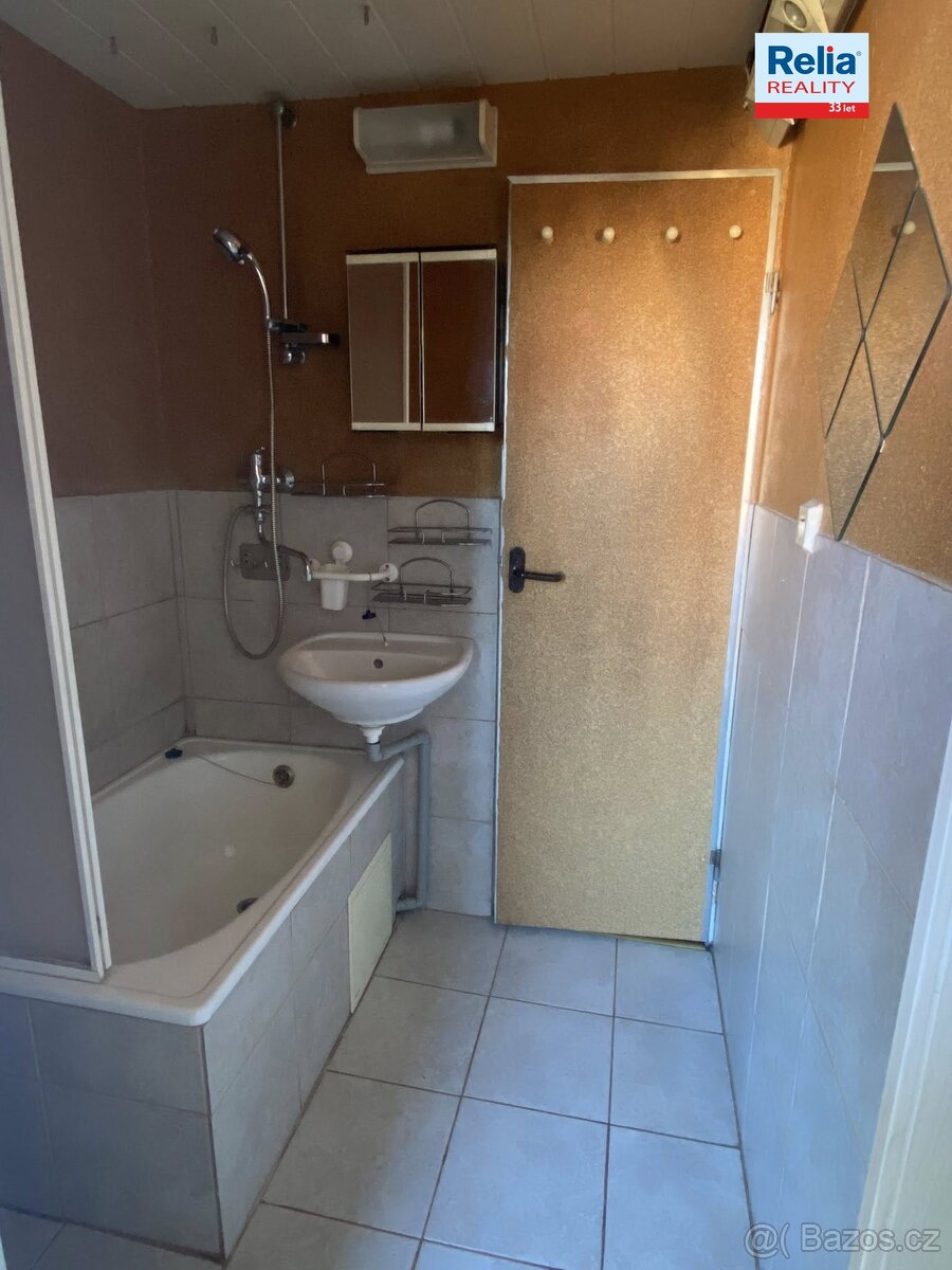 Prodej prostorného, slunného bytu 2+1 s lodžií, Liberec - ul - 17