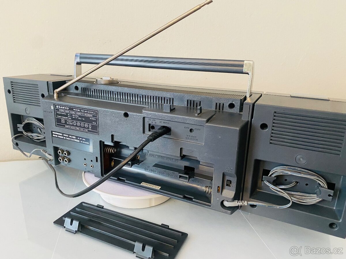 Radiomagnetofon Sanyo M-W22LU, rok 1985 - 17