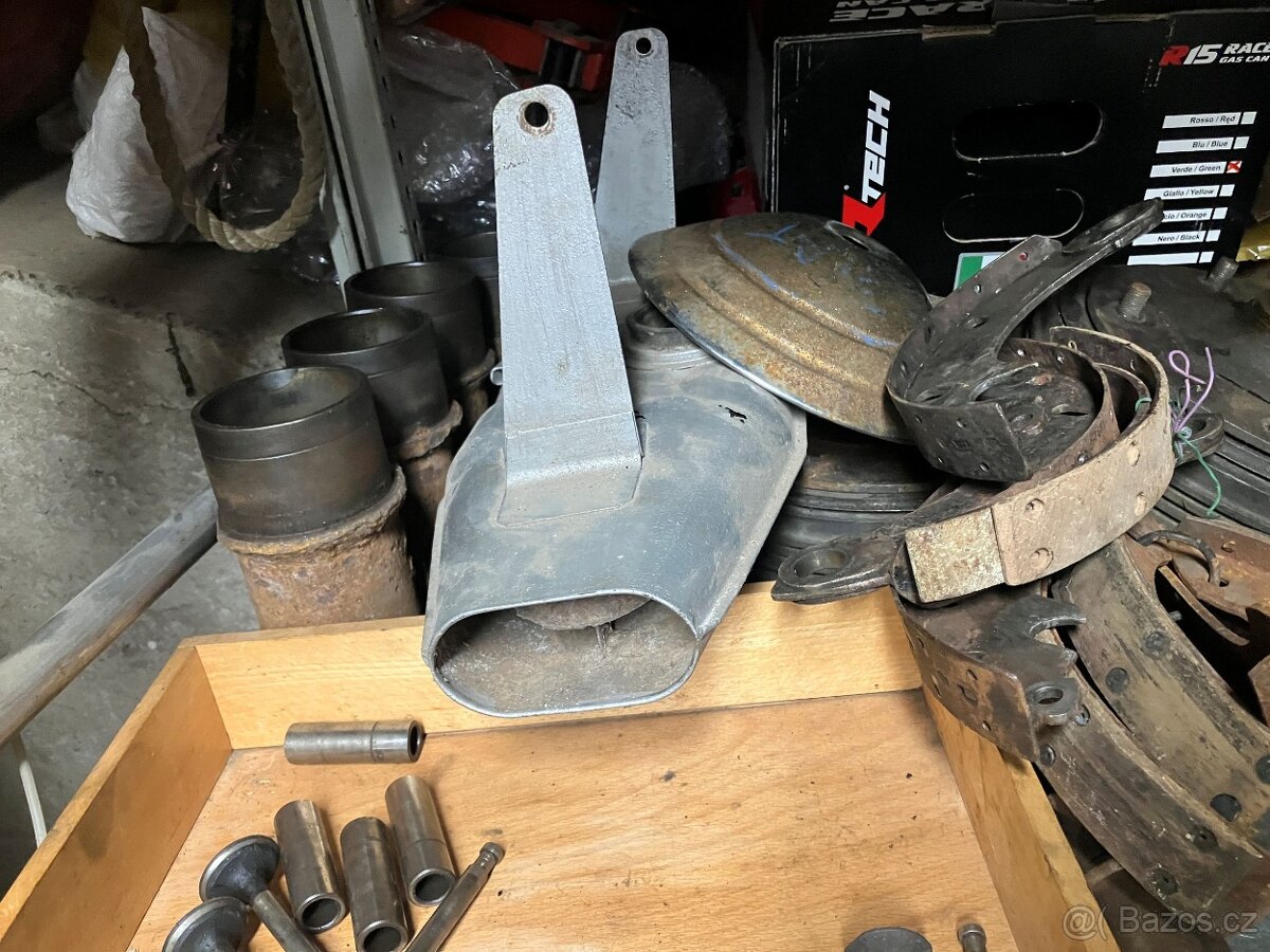 směs auto dílů pro veterány - 17