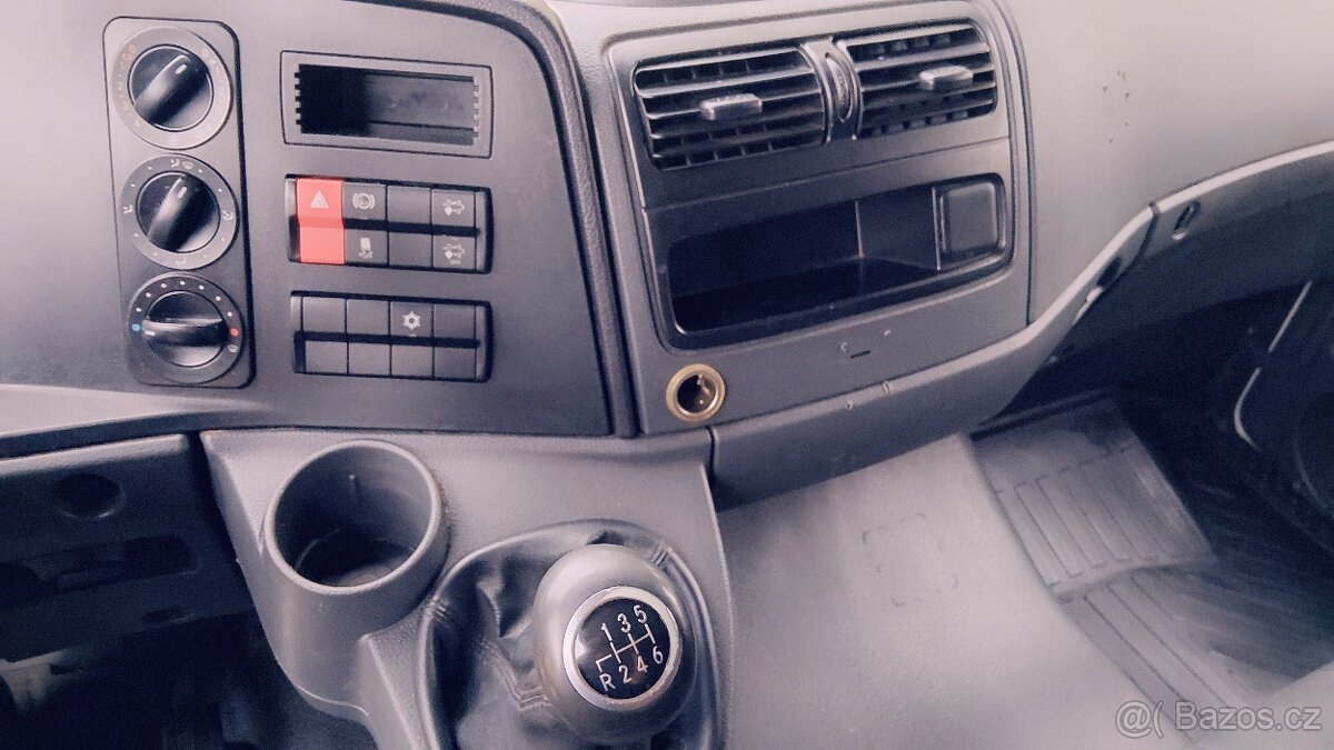 Mercedes-Benz Atego 818 - EURO 6 - skříň+ HČ - 15 palet - 17