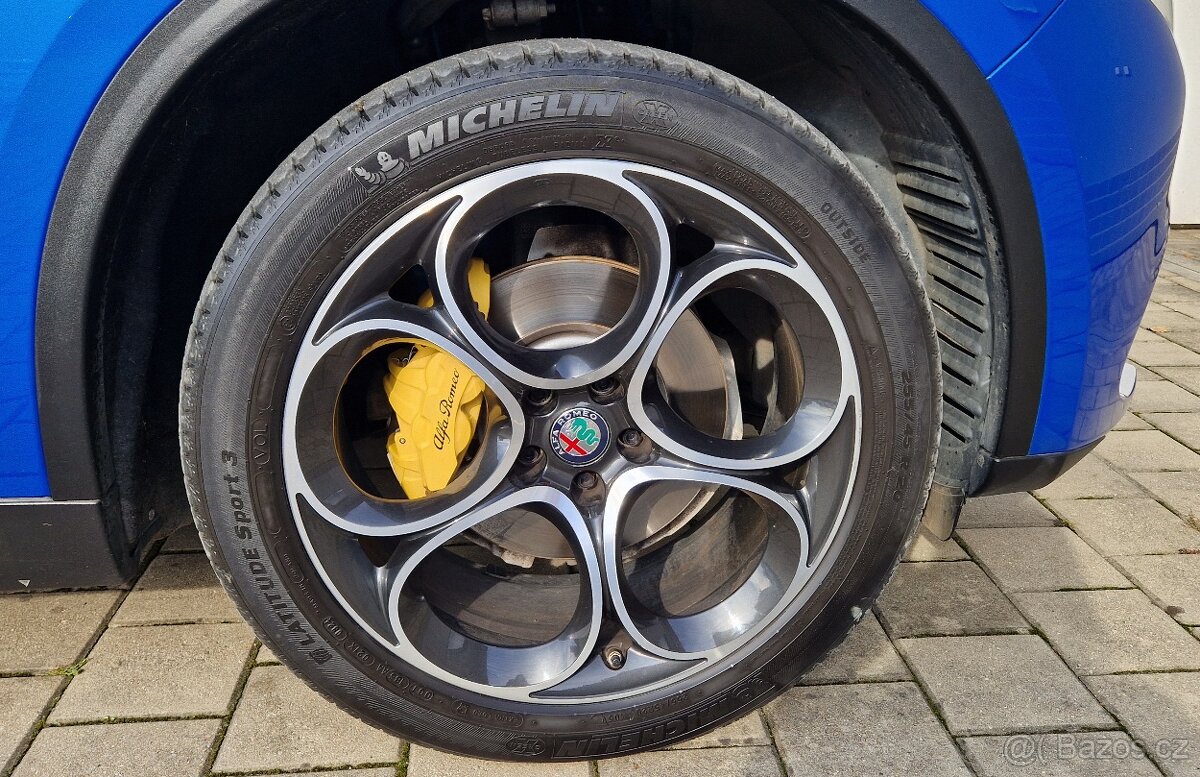 Stelvio 2.0i 280k AWD Veloce - 17