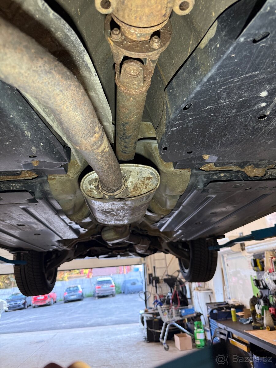 Subaru Legacy 2.0r 121kw - 17