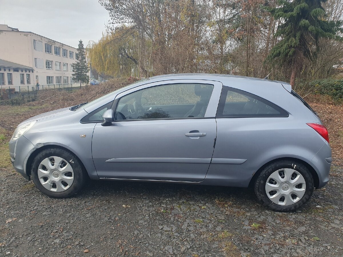 Opel Corsa 1,2i 59kW Automat r.v.2006 - 17