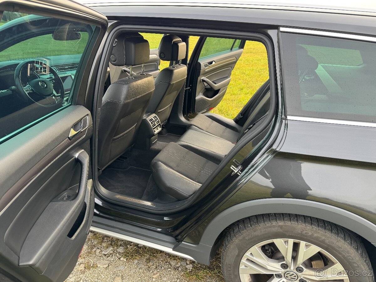 VW Passat Alltrack 2.0 TSI 162 kW 4Motion DSG r.v. 2018 - 17