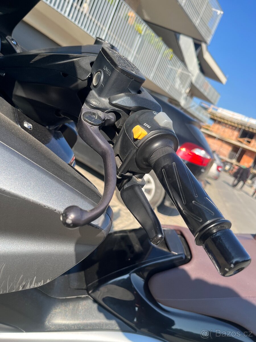 Yamaha T-max 500 r.v. 2009 - 17