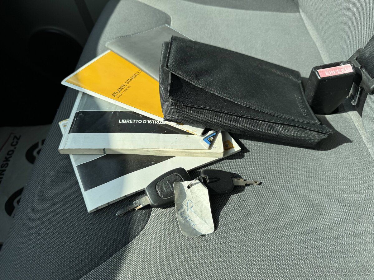 Renault Trafic 2.0 Dci 84 kw 9 míst - 17