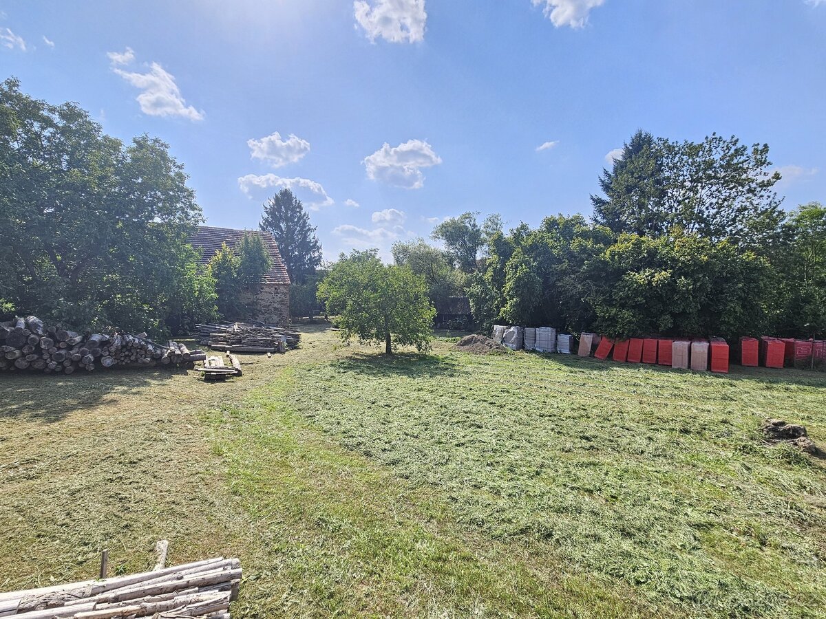 Prodej stavebního pozemku 5 474 m², Slatina, ev.č. 20308 - 17