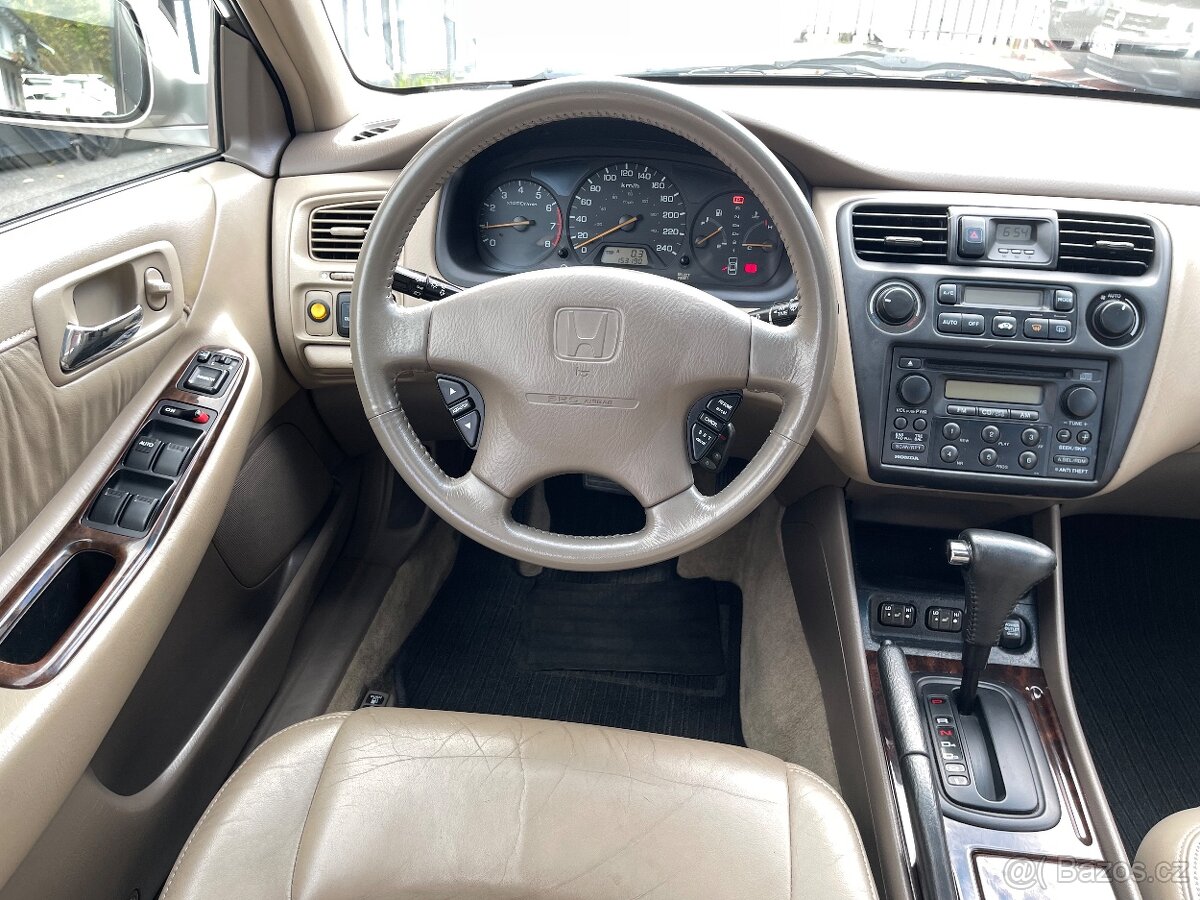 Prodám Honda Accord 3,0 V6 AT klima - 17