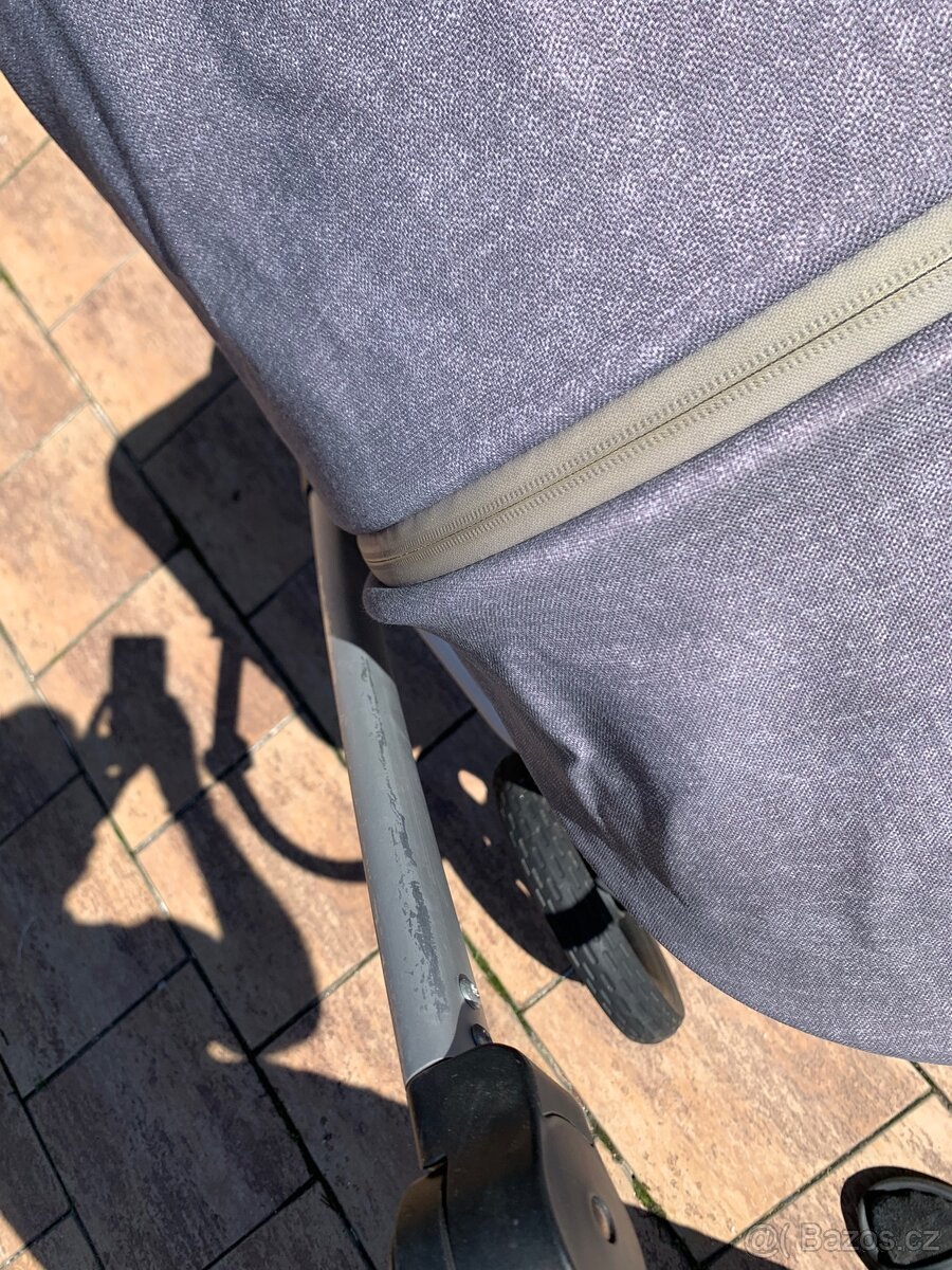 Kočárek Maxi-Cosi Nova 4 Nomad grey - 17