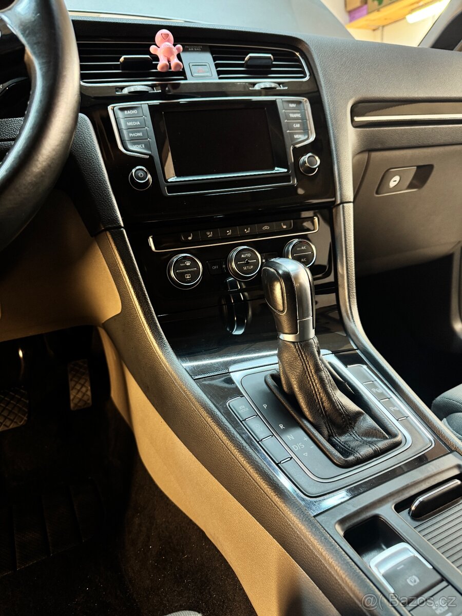 VW Golf Variant 1.6 TDI DSG Highline – kombi - 17