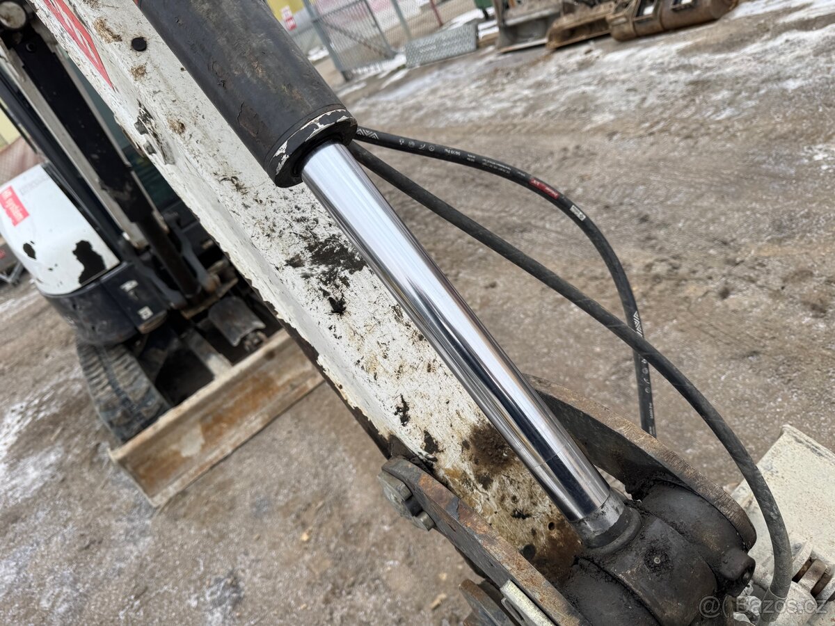 Bobcat E35 Bagr pásový - 17