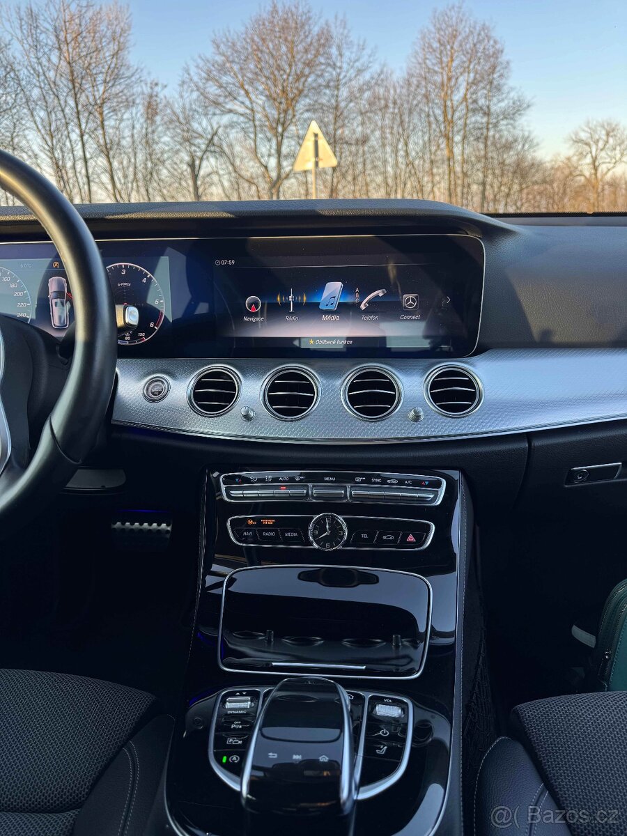 Mercedes - Benz E 220 D 4MATIC - 17