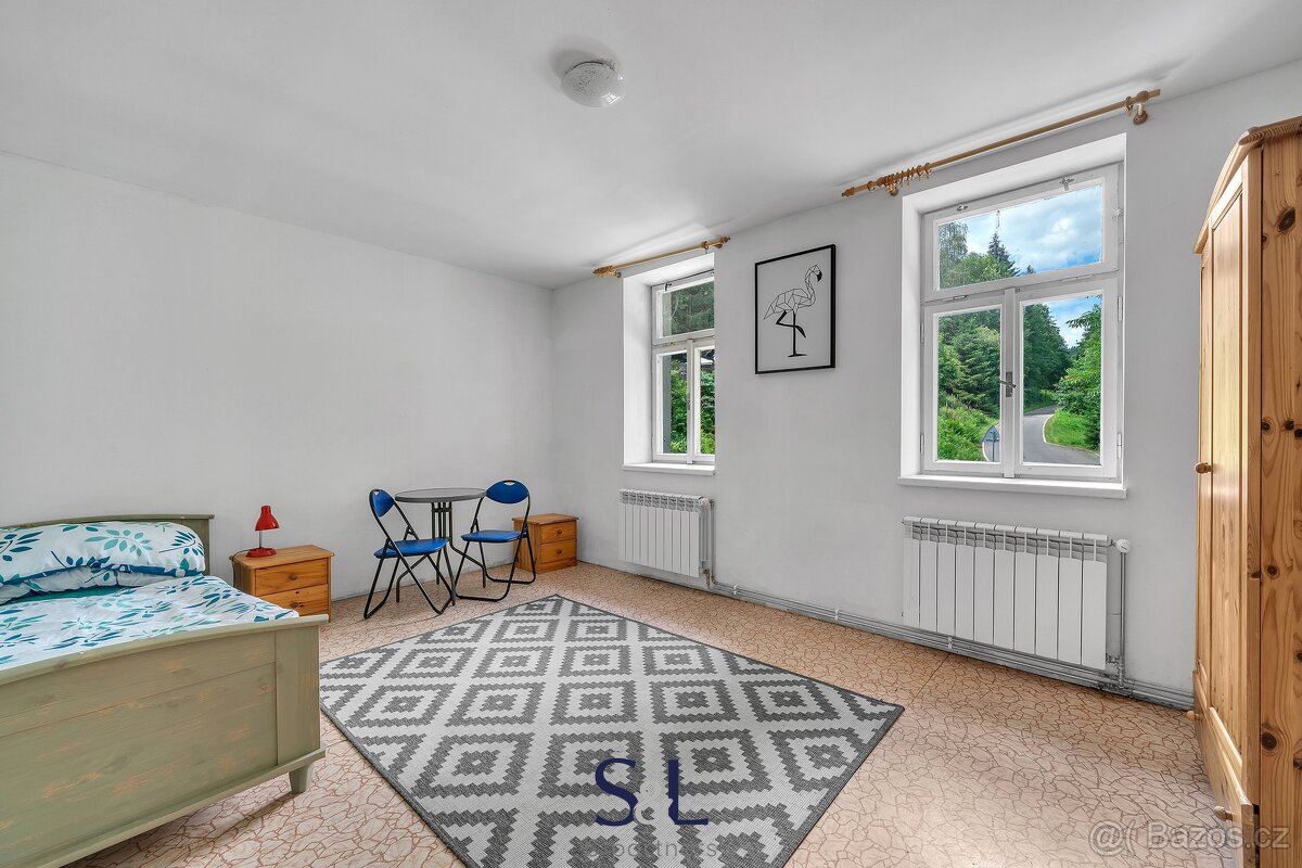 Prodej vícegeneračního domu 538m², zastavěná plocha 507m2, p - 17