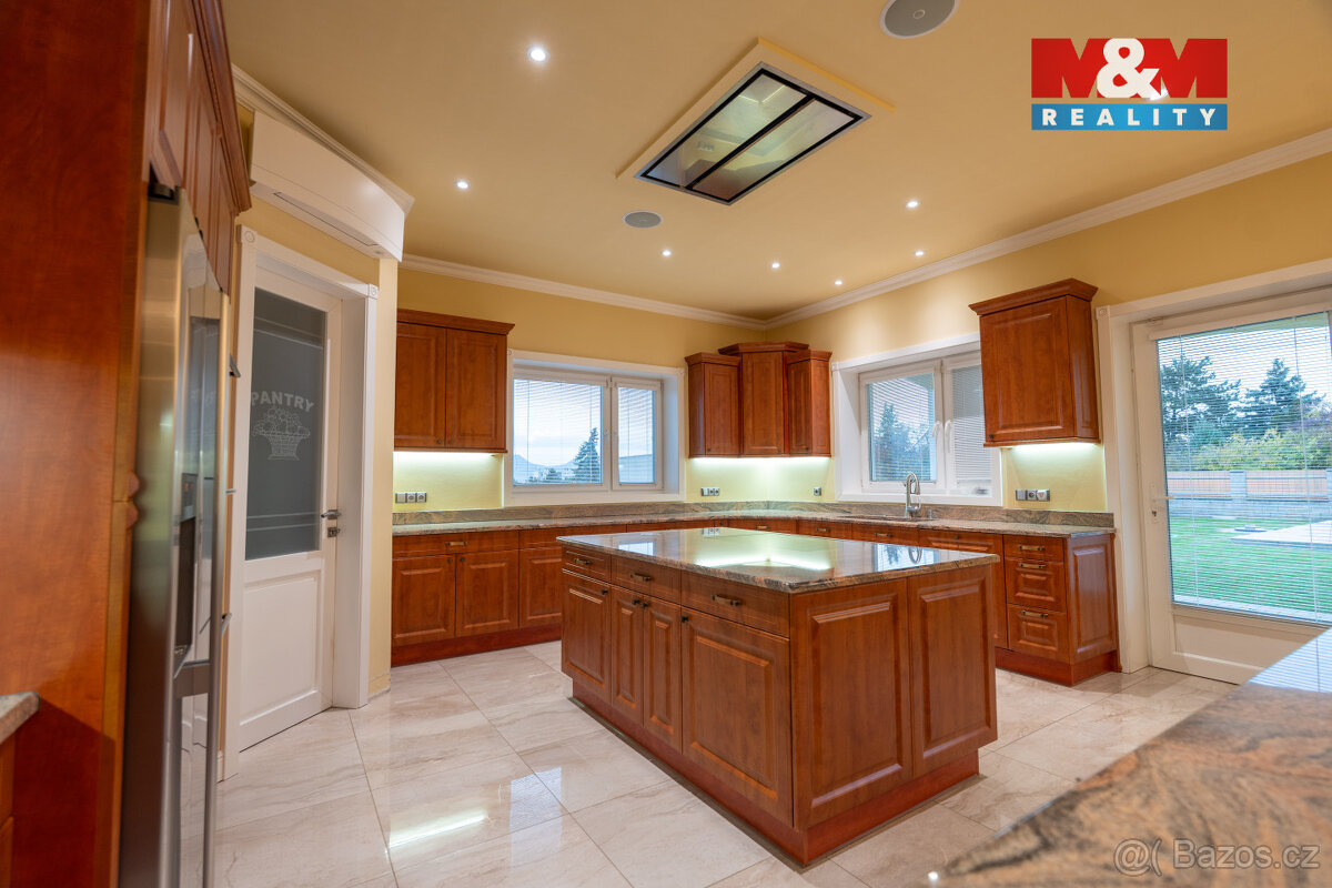 Prodej rodinného domu, 429 m², Louny, ul. Březinova - 17