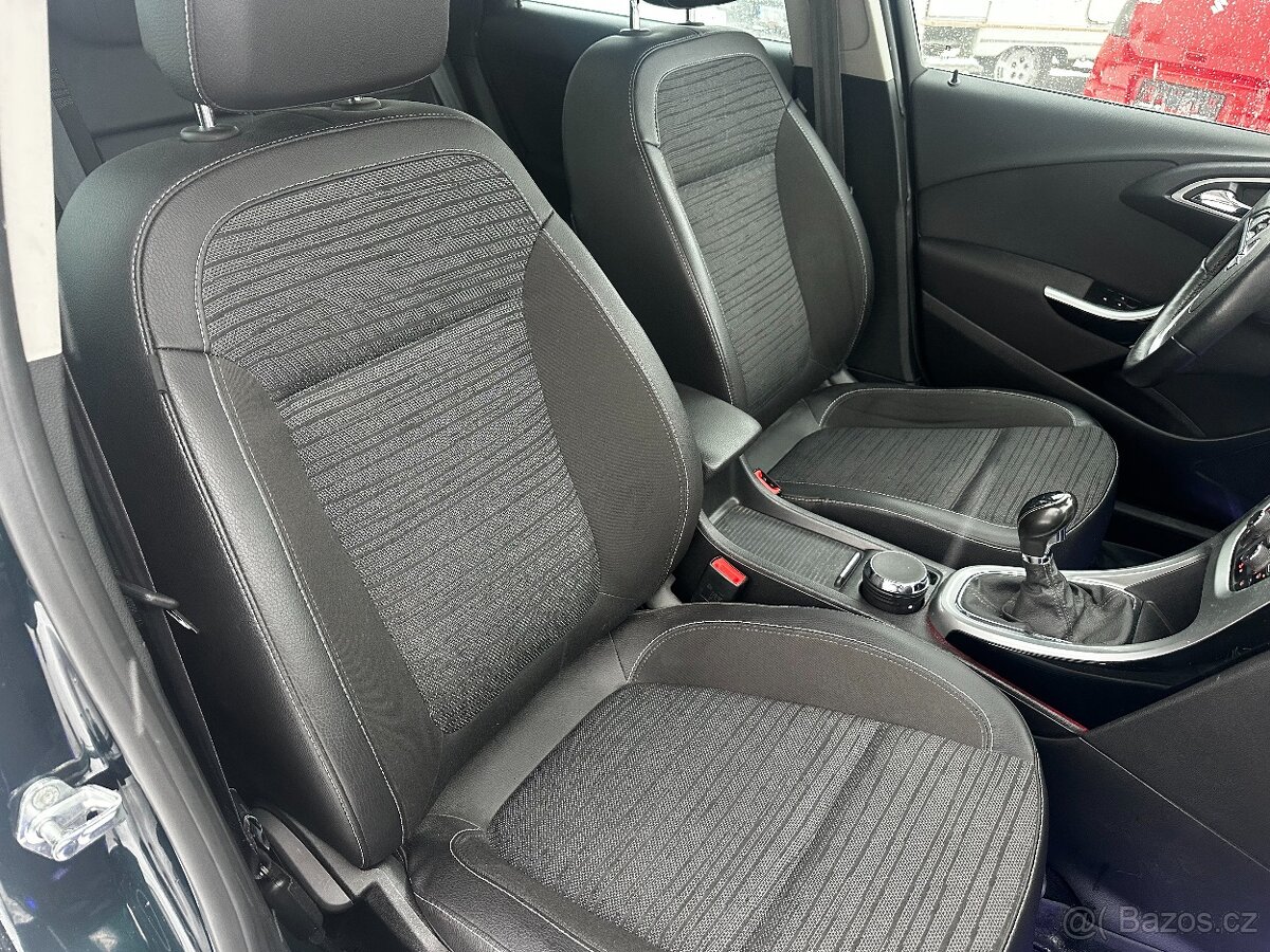 OPEL ASTRA 1,6CDTi 100kW Sports Tourer - MÁLO KM - - 17