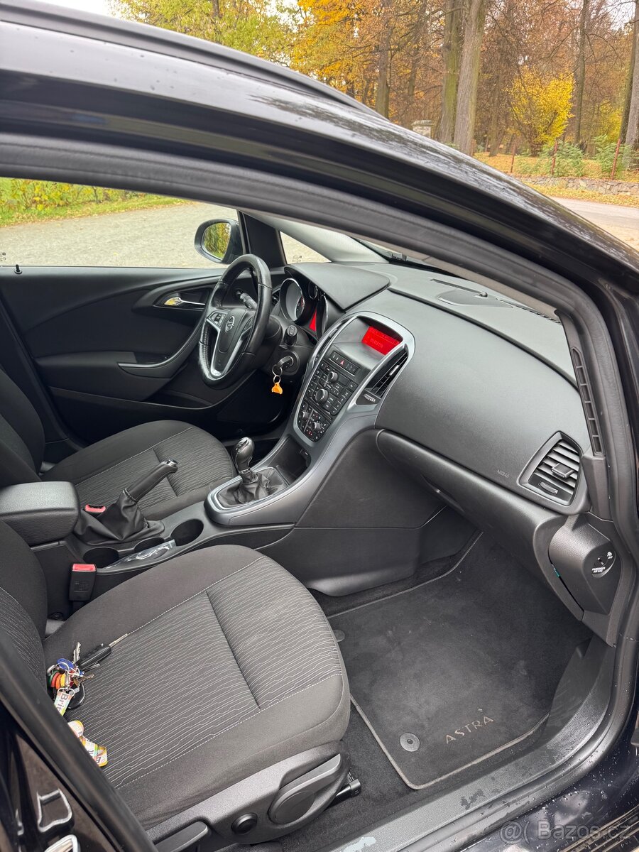 Prodám Opel Astra J 1,6 nafta100 kw - 17