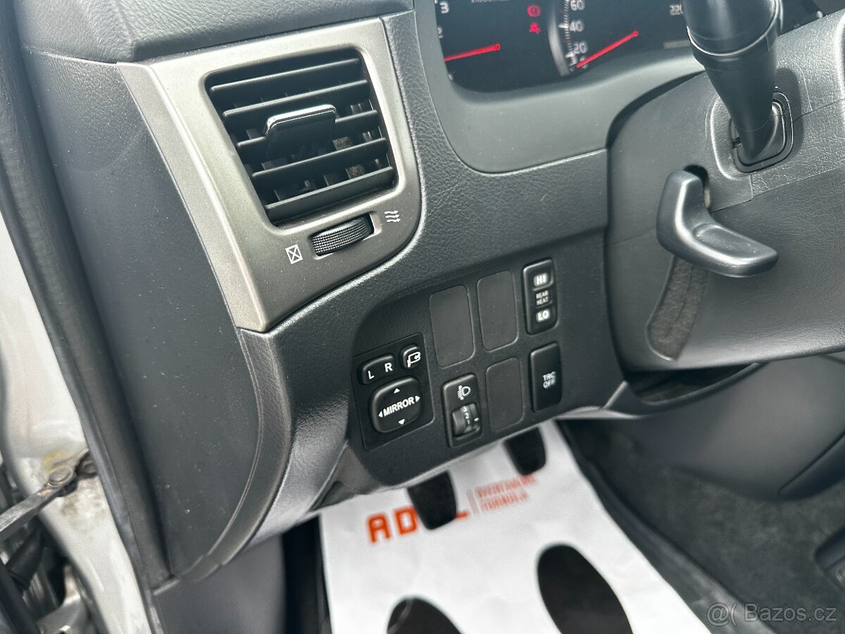 TOYOTA AVENSIS VERSO 2.0 110kW - 17