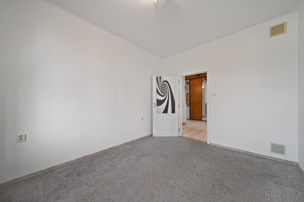 Prostorný byt 4+1 ve skvělé lokalitě u centra - Dvůr Králové - 17