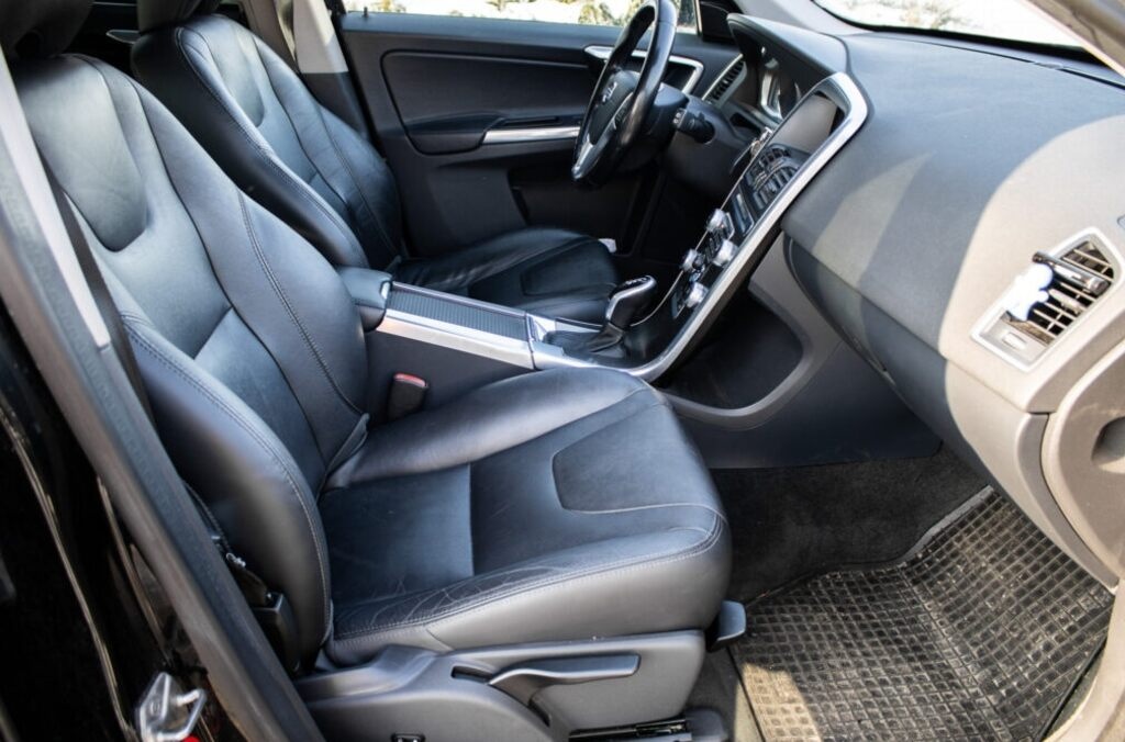 Volvo XC60 140kW (2015) - 17