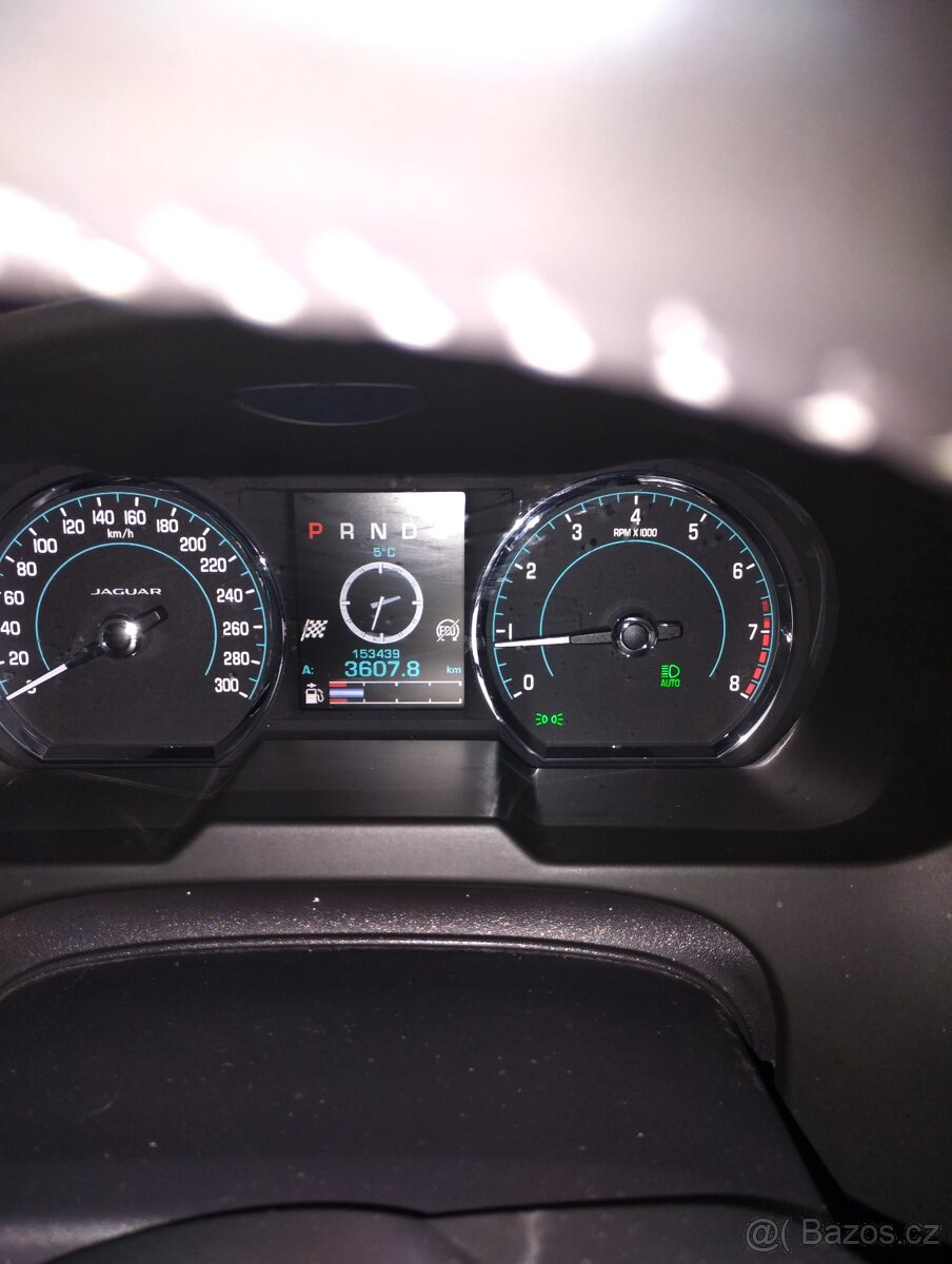 Jaguar xf 3.0 benzín - 17