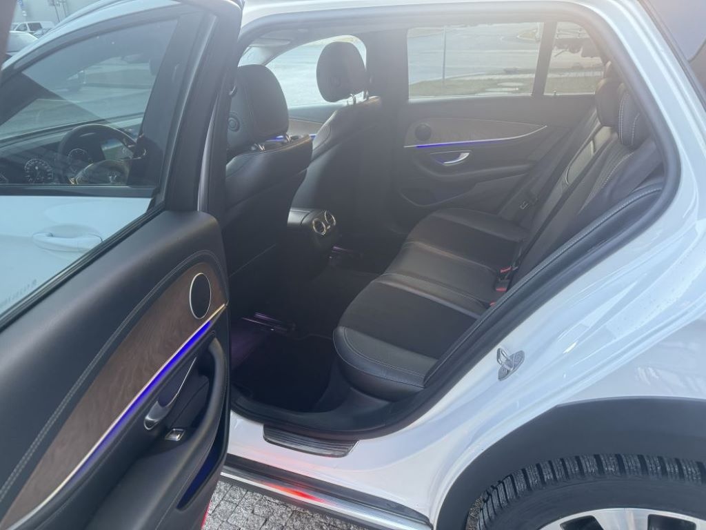 Mercedes Benz E-Class E220D 4matic Alltrain - 17