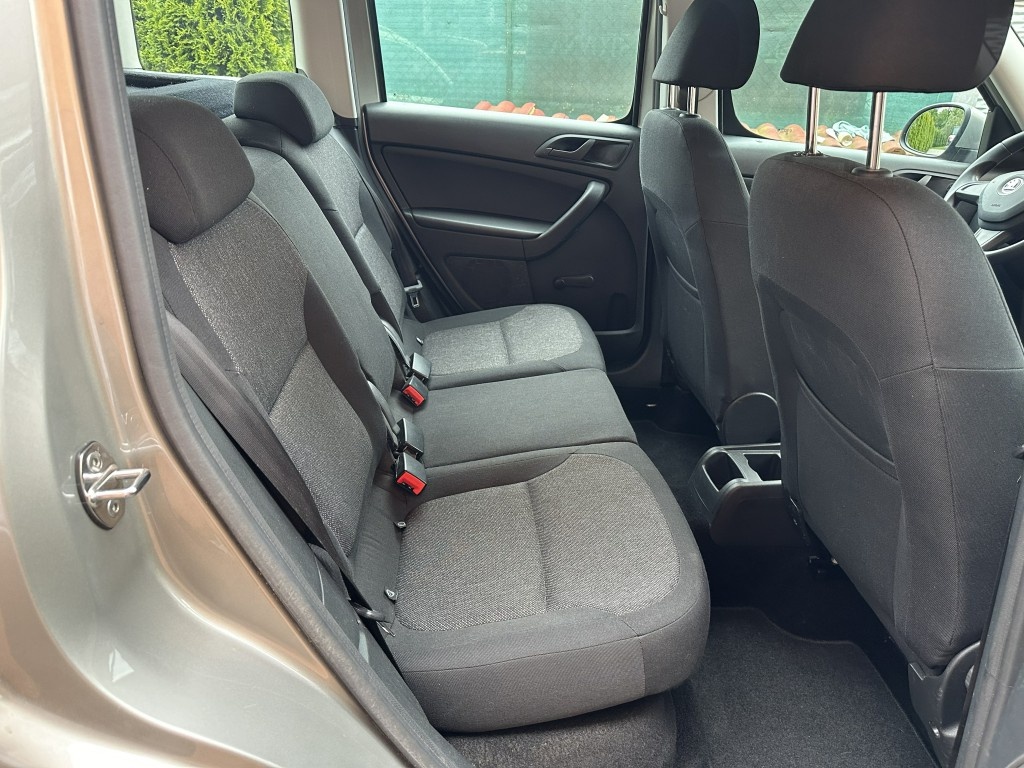 Škoda Yeti 2.0 TDi 81kW 4x4 serviska - 17