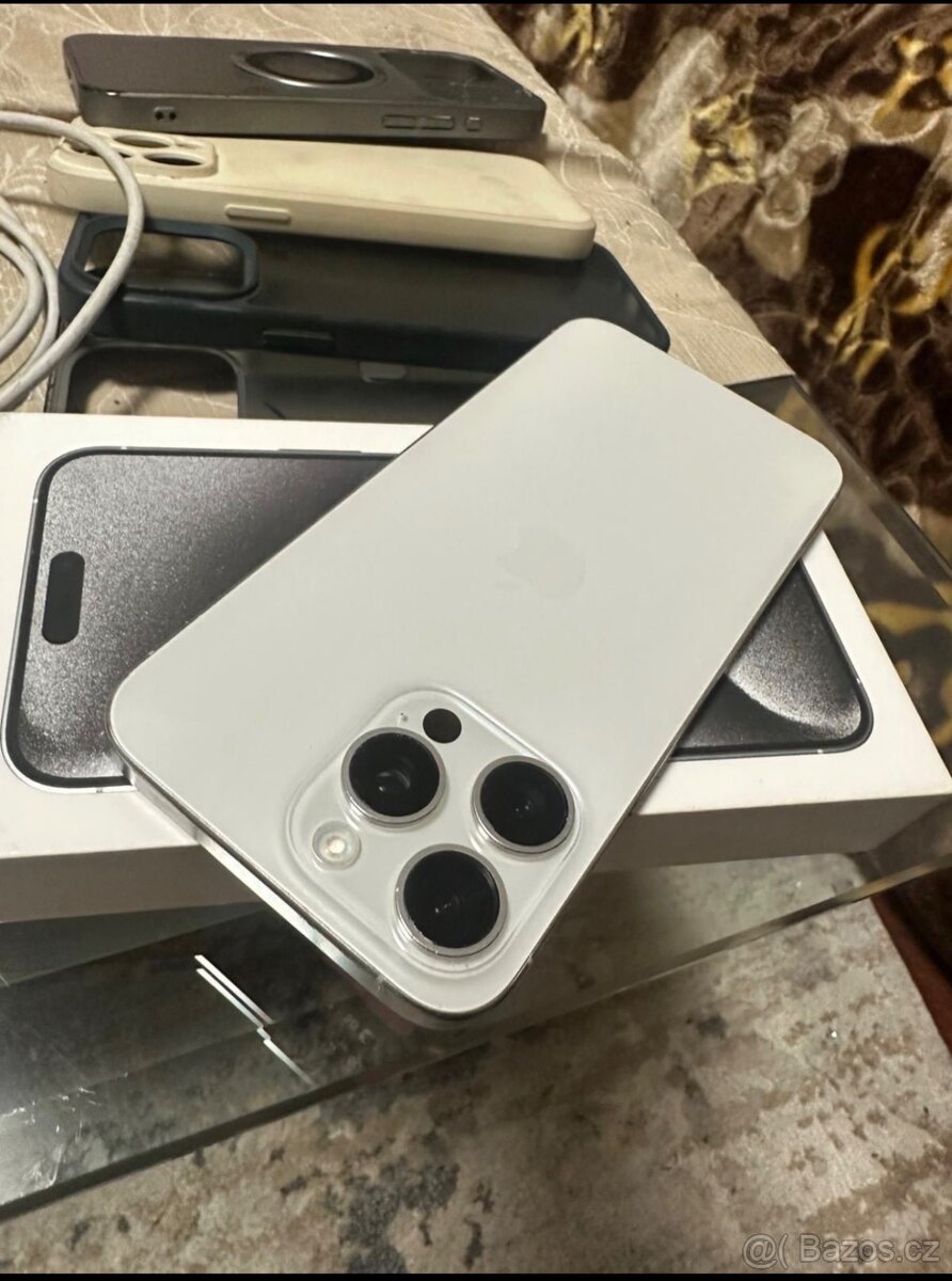 iPhone 15 Pro Max 256gb stříbrný Titan - 17