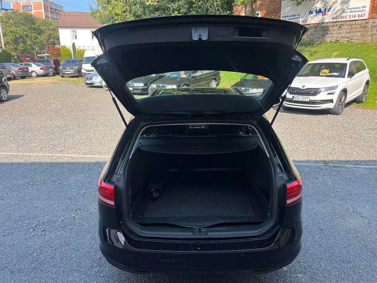 VOLKSWAGEN PASSAT 2,0 TDi 110 Kw COMF.PANO.TAŽNÉ - 17