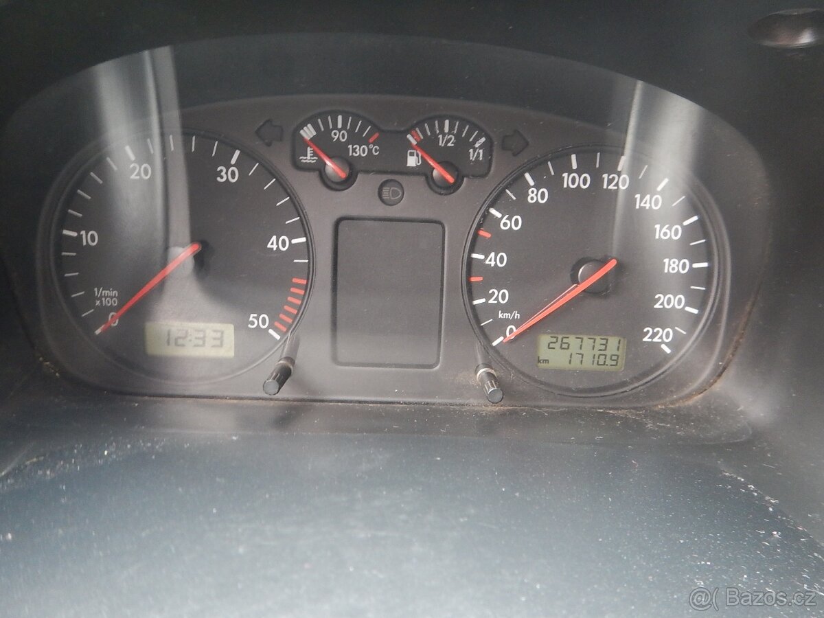 VW Transporter 2.5 TDI, BUS, 9 MÍST, TAŽNÉ - 17